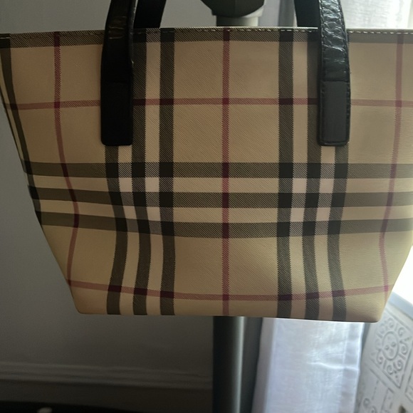 Burberry Cream and Black(mini) Tote with Plaid Pattern( 7” x 6.5) EUC - Picture 6 of 7